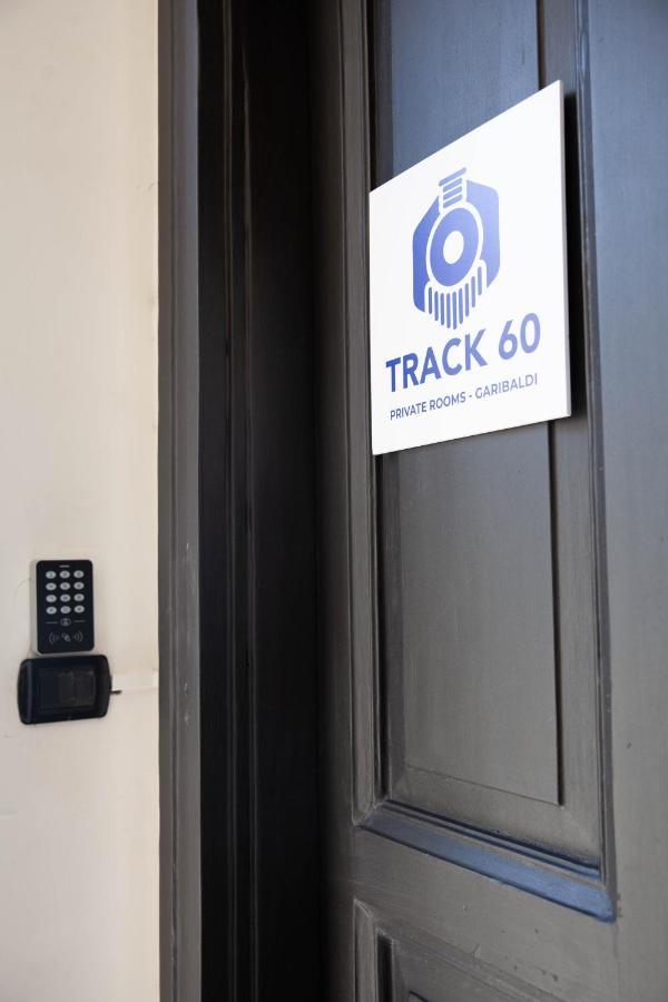 Track 60 - Private Rooms Garibaldi Nápoles Exterior foto